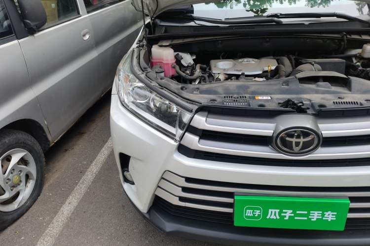 Used Toyota Highlander 2018 2.0T Four-Wheel Drive Luxury Version 7 Seats China VI Standard Right Front Headlight