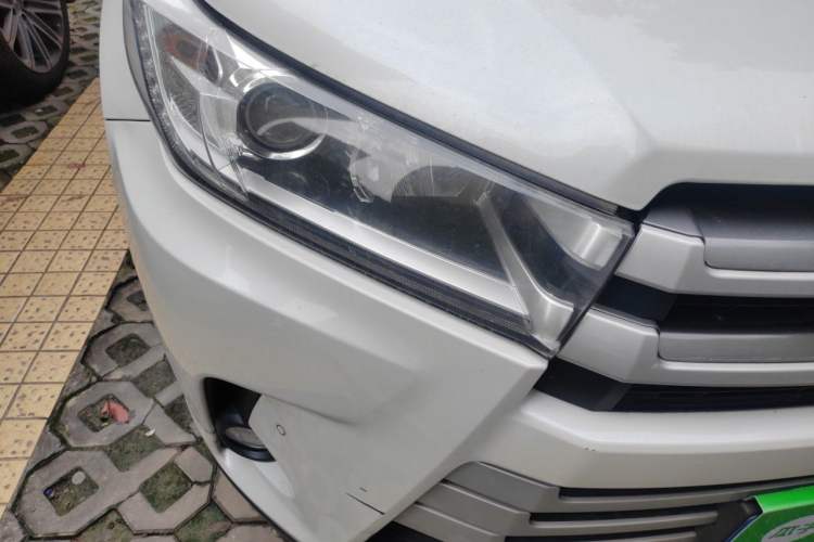 Used Toyota Highlander 2018 2.0T Four-Wheel Drive Luxury Version 7 Seats China VI Standard Right Front Headlight