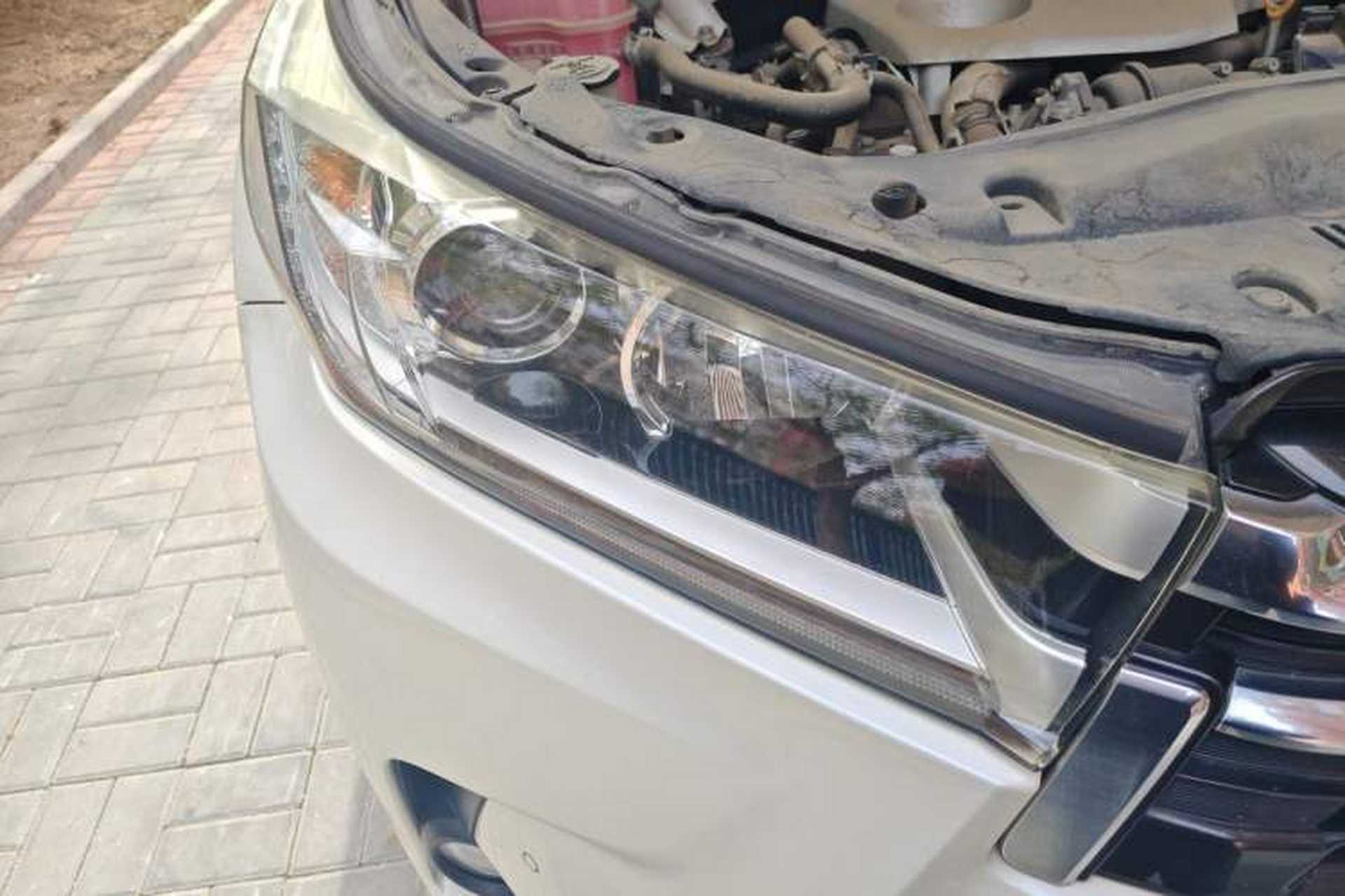 Used Toyota Highlander 2018 2.0T Four-Wheel Drive Prestige Version 7 Seats China V Emission Standard Right Front Headlight