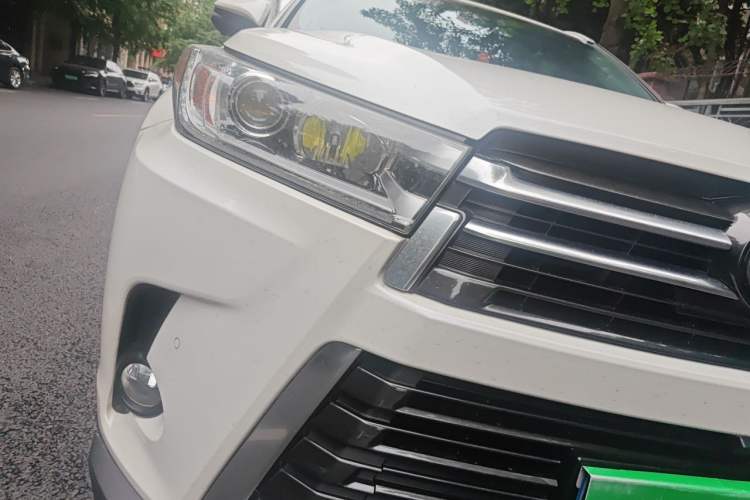 Used Toyota Highlander 2018 2.0T Four-Wheel Drive Prestige Version 7 Seats China VI Standard Right Front Headlight