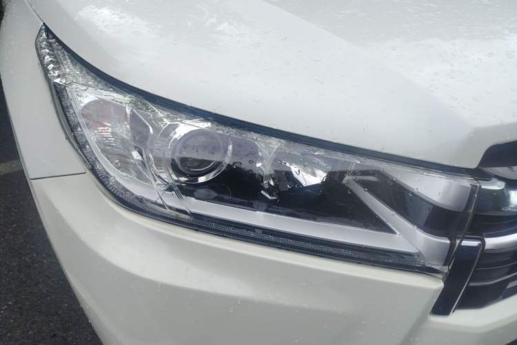 Used Toyota Highlander 2018 2.0T Four-Wheel Drive Prestige Version 7 Seats China VI Standard Right Front Headlight