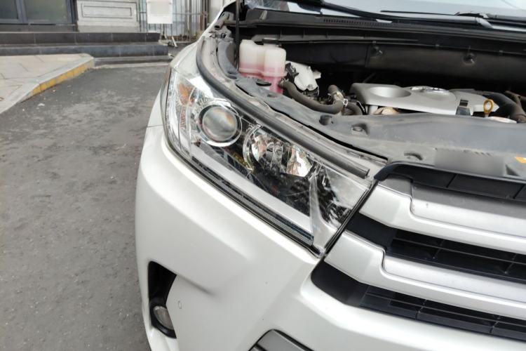 Used Toyota Highlander 2018 2.0T Four-Wheel Drive Luxury Version 7 Seats China VI Standard Right Front Headlight