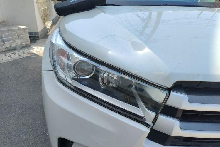 Used Toyota Highlander 2018 2.0T Four-Wheel Drive Luxury Version 7 Seats China VI Standard Right Front Headlight