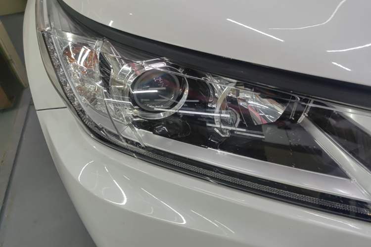 Used Toyota Highlander 2018 2.0T Four-Wheel Drive Luxury Version 7 Seats China VI Standard Right Front Headlight
