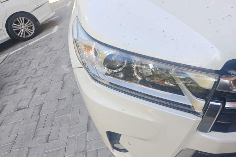 Used Toyota Highlander 2018 2.0T Four-Wheel Drive Prestige Version 7 Seats China V Emission Standard Right Front Headlight
