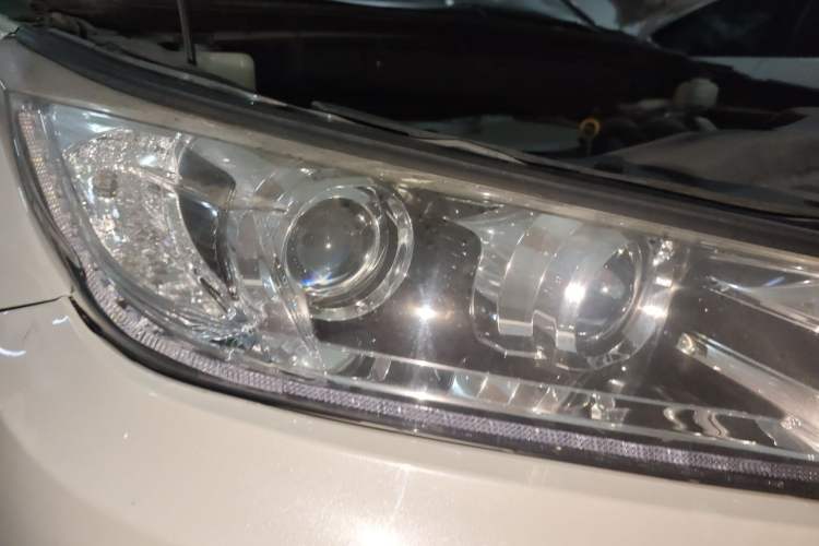 Used Toyota Highlander 2018 2.0T Four-Wheel Drive Prestige Version 7 Seats China VI Standard Right Front Headlight