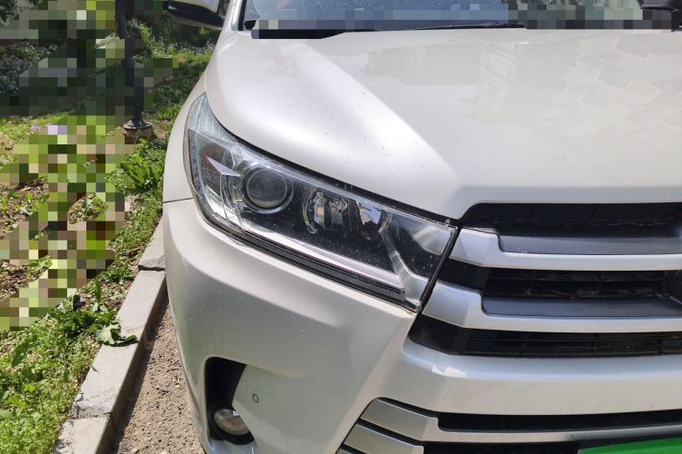 Used Toyota Highlander 2018 2.0T Four-Wheel Drive Luxury Edition 7 Seats China V Emission Standard Right Front Headlight