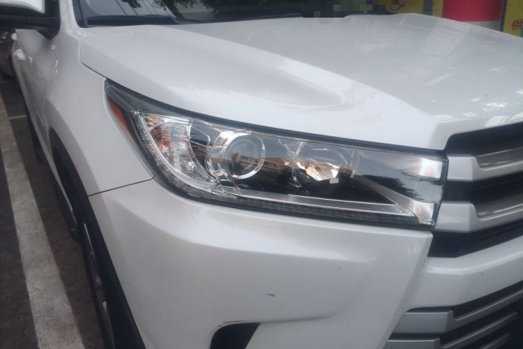 Used Toyota Highlander 2018 2.0T Four-Wheel Drive Elite Edition 7 Seats China VI Standard Right Front Headlight