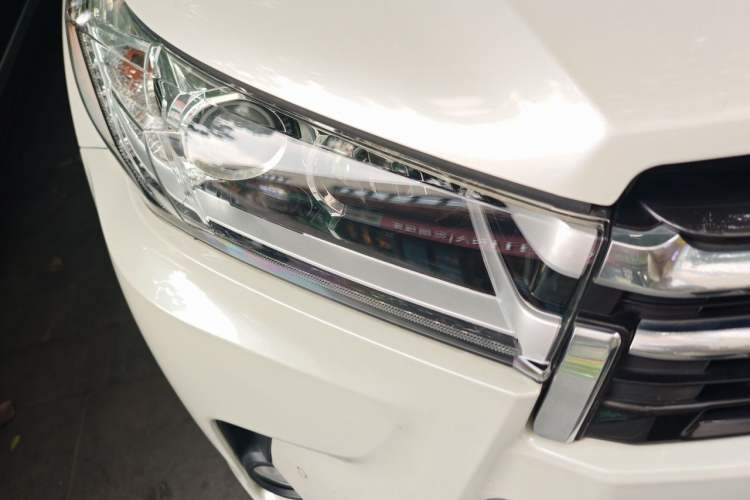 Used Toyota Highlander 2018 2.0T Four-Wheel Drive Prestige Version 7 Seats China VI Standard Right Front Headlight