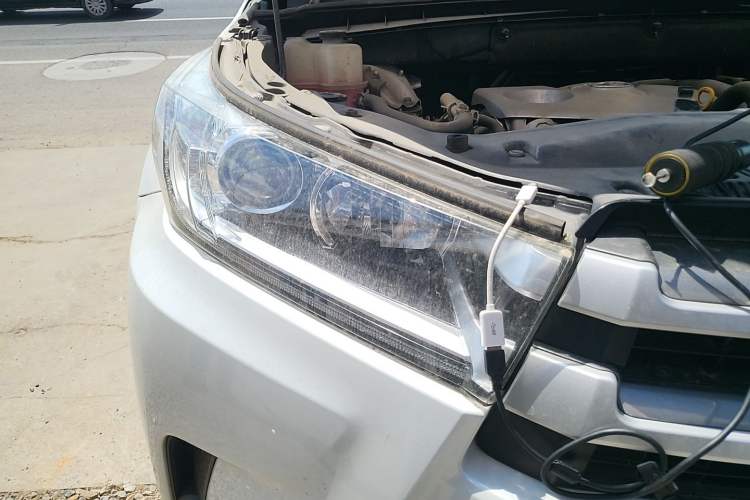 Used Toyota Highlander 2018 2.0T Two-Wheel Drive Elite Version 5 Seats China VI Standard Right Front Headlight