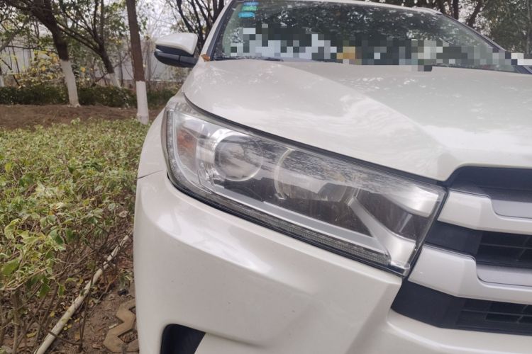 Used Toyota Highlander 2018 2.0T Four-Wheel Drive Luxury Version 7 Seats China VI Standard Right Front Headlight