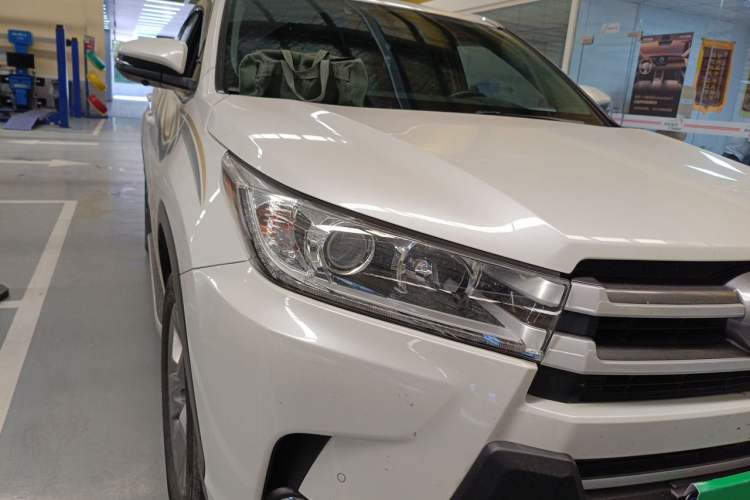 Used Toyota Highlander 2018 2.0T Four-Wheel Drive Luxury Version 7 Seats China VI Standard Right Front Headlight
