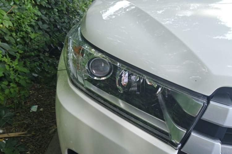 Used Toyota Highlander 2018 2.0T Four-Wheel Drive Luxury Edition 7 Seats China V Emission Standard Right Front Headlight