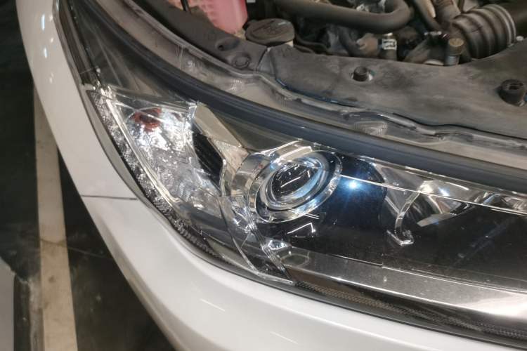 Used Toyota Highlander 2018 2.0T Four-Wheel Drive Ultimate Edition 7-Seater Emission Standard China V Right Front Headlight