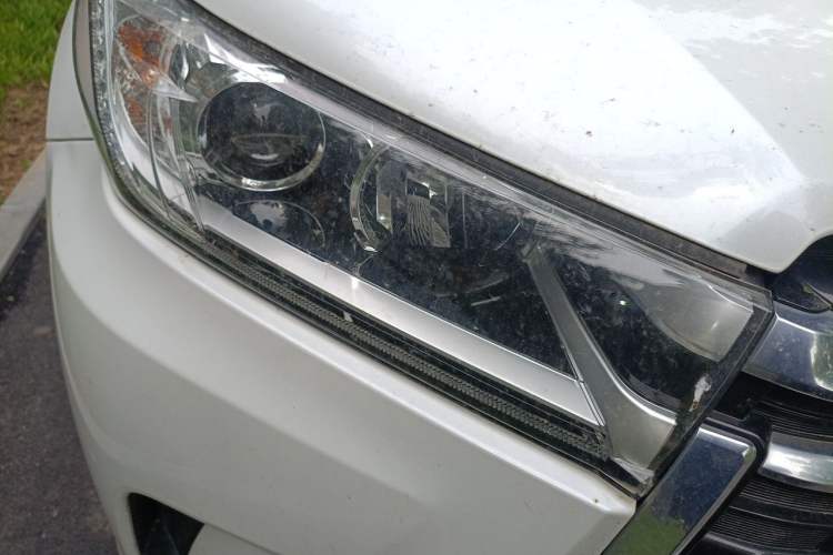 Used Toyota Highlander 2018 2.0T Four-Wheel Drive Prestige Version 7 Seats China VI Standard Right Front Headlight