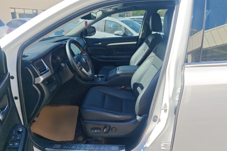 Used Toyota Highlander 2018 2.0T Four-Wheel Drive Prestige Version 7 Seats China VI Standard Right Front Seat