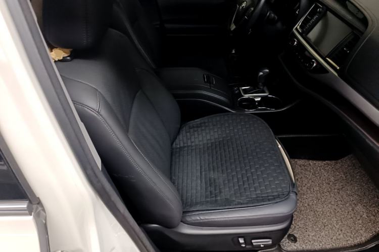 Used Toyota Highlander 2018 2.0T Four-Wheel Drive Luxury Version 7 Seats China VI Standard Right Front Seat