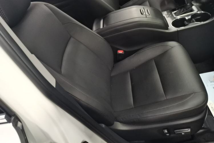 Used Toyota Highlander 2018 2.0T Four-Wheel Drive Luxury Version 7 Seats China VI Standard Right Front Seat