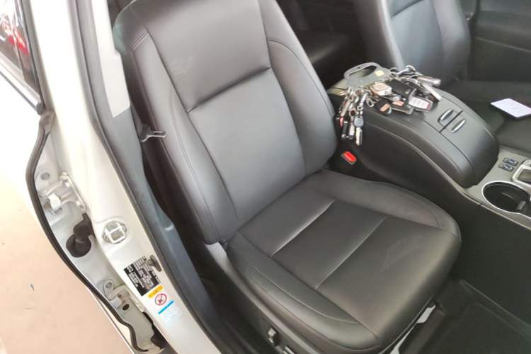 Used Toyota Highlander 2018 2.0T Four-Wheel Drive Luxury Version 7 Seats China VI Standard Right Front Seat