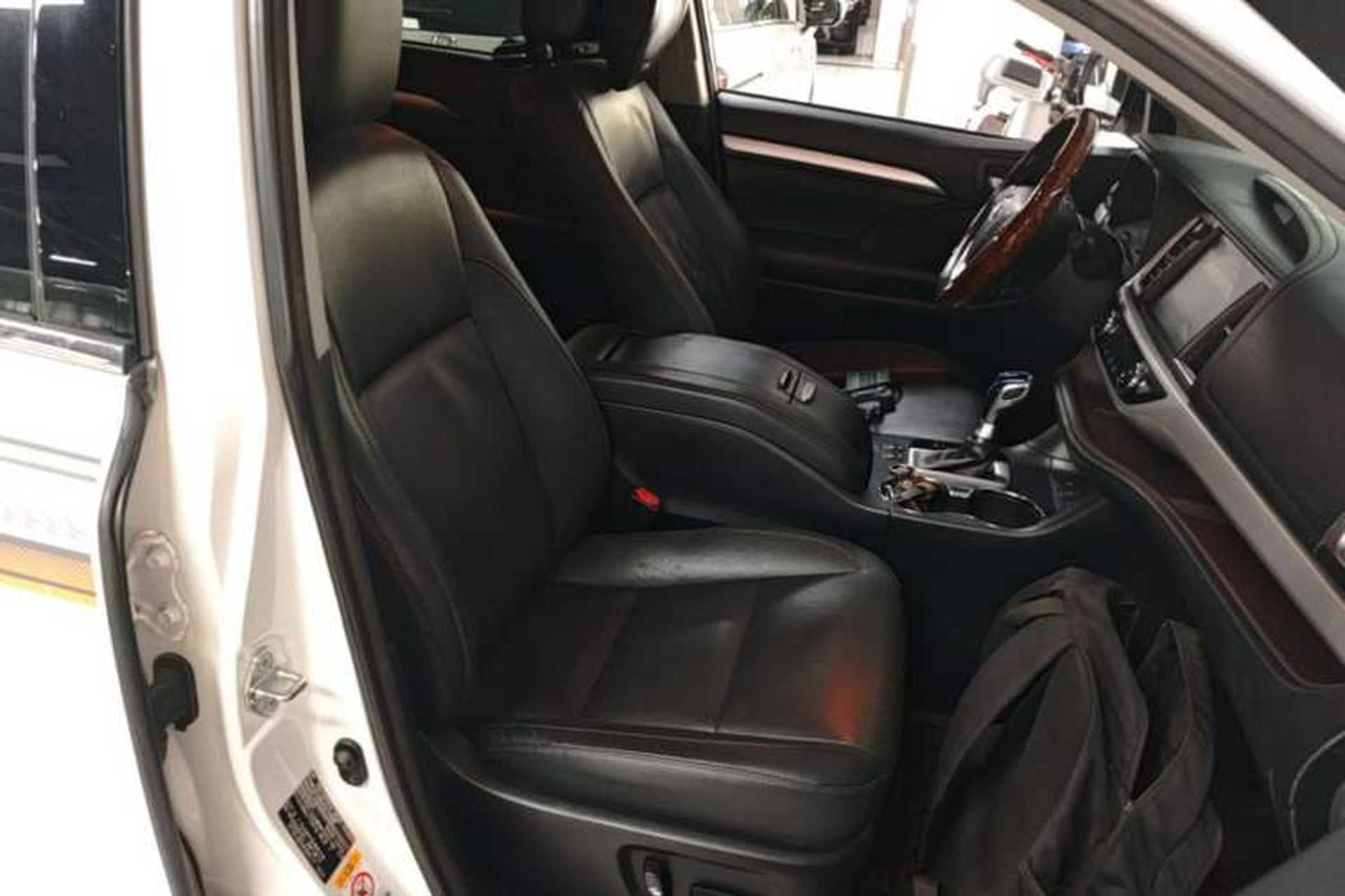 Used Toyota Highlander 2018 2.0T Four-Wheel Drive Luxury Version 7 Seats China VI Standard Right Front Seat