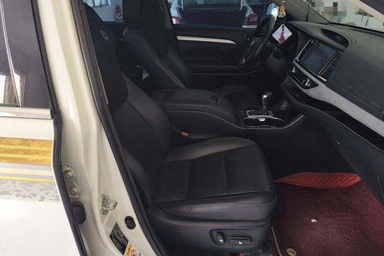 Used Toyota Highlander 2018 2.0T Four-Wheel Drive Luxury Version 7 Seats China VI Standard Right Front Seat
