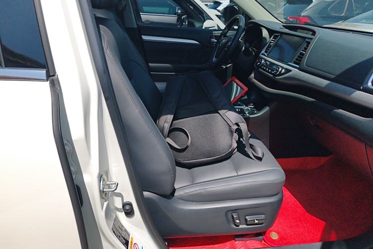 Used Toyota Highlander 2018 2.0T Four-Wheel Drive Prestige Version 7 Seats China VI Standard Right Front Seat