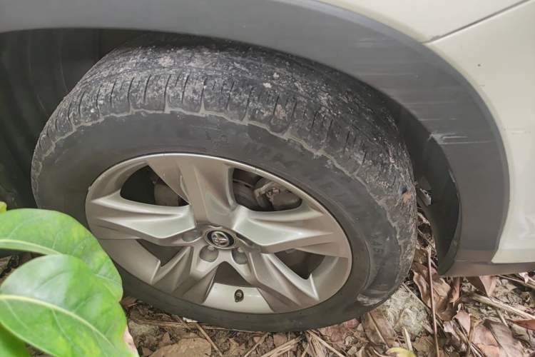 Used Toyota Highlander 2018 2.0T Four-Wheel Drive Supreme Edition 7-Seater China VI Right Front Wheel Hub