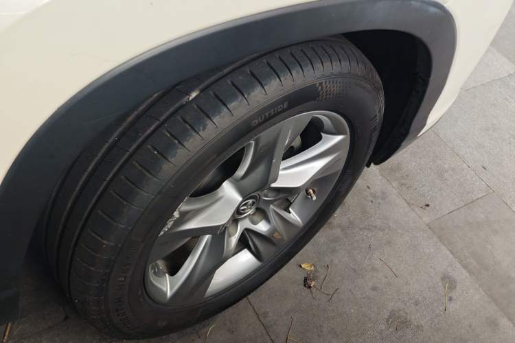 Used Toyota Highlander 2018 2.0T Four-Wheel Drive Prestige Version 7 Seats China VI Standard Right Front Wheel Hub