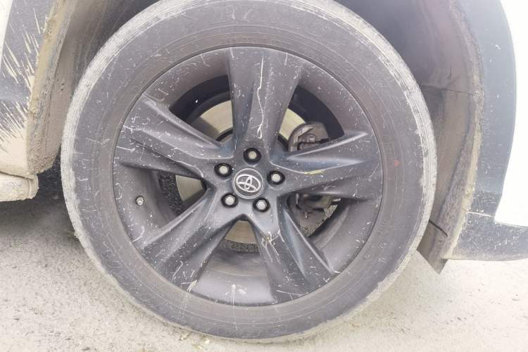 Used Toyota Highlander 2018 2.0T Four-Wheel Drive Knight Edition 7 Seats China VI Standard Right Front Wheel Hub