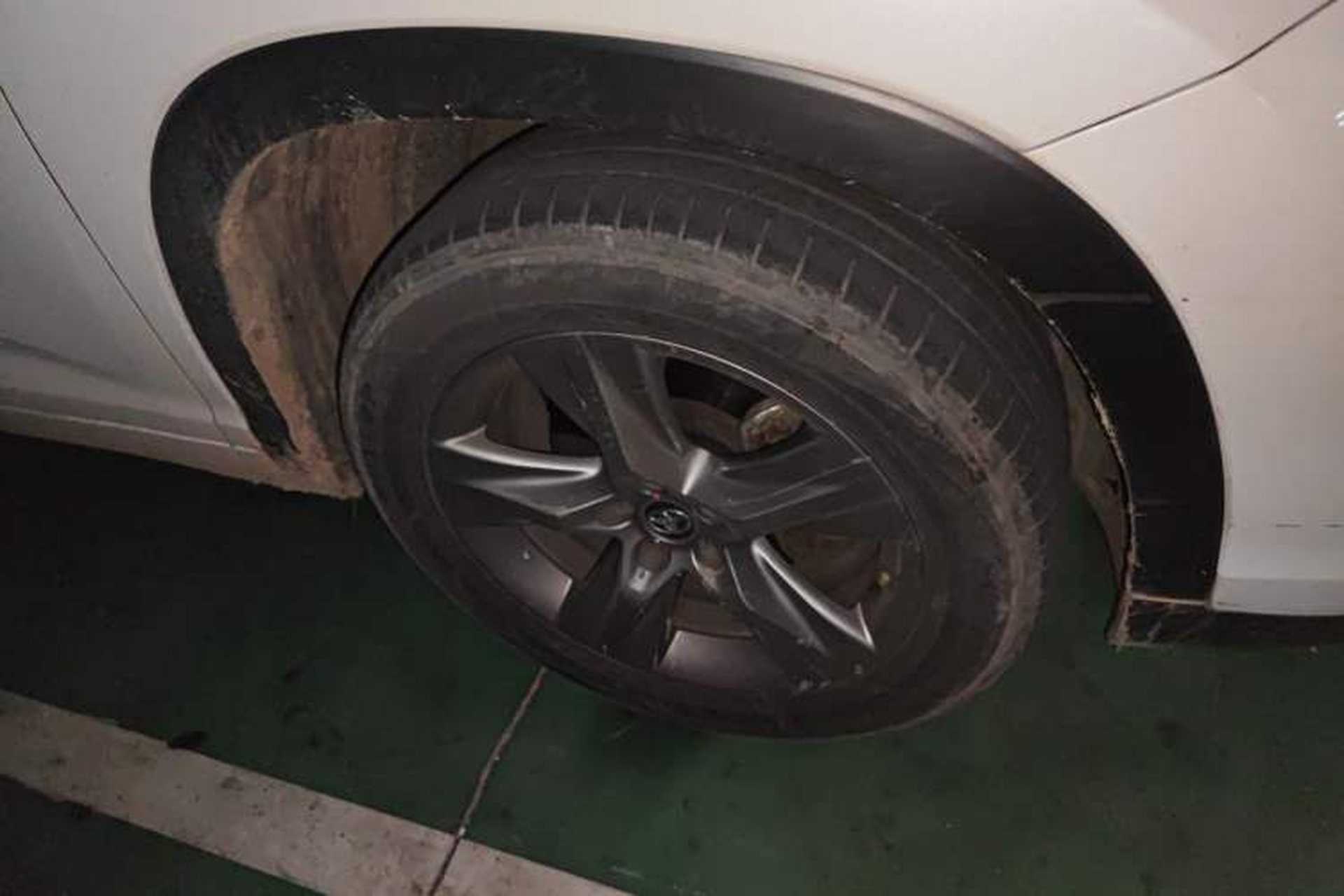 Used Toyota Highlander 2018 2.0T Four-Wheel Drive Luxury Edition 7 Seats China V Emission Standard Right Front Wheel Hub