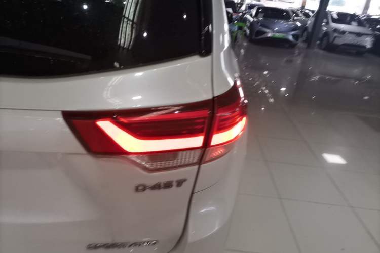 Used Toyota Highlander 2018 2.0T Four-Wheel Drive Luxury Version 7 Seats China VI Standard Right Rear Taillight