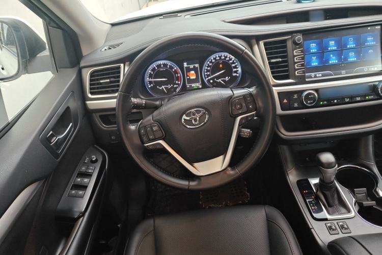 Used Toyota Highlander 2018 2.0T Four-Wheel Drive Luxury Edition 7 Seats China V Emission Standard Steering Wheel