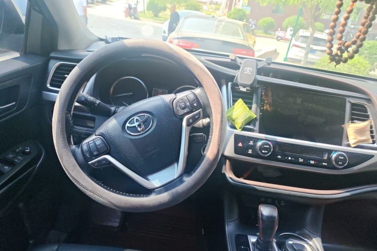 Used Toyota Highlander 2018 2.0T Four-Wheel Drive Luxury Edition 7 Seats China V Emission Standard Steering Wheel