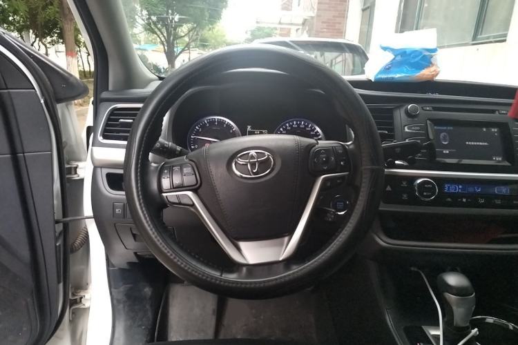 Used Toyota Highlander 2018 2.0T Four-Wheel Drive Luxury Edition 7 Seats China V Emission Standard Steering Wheel