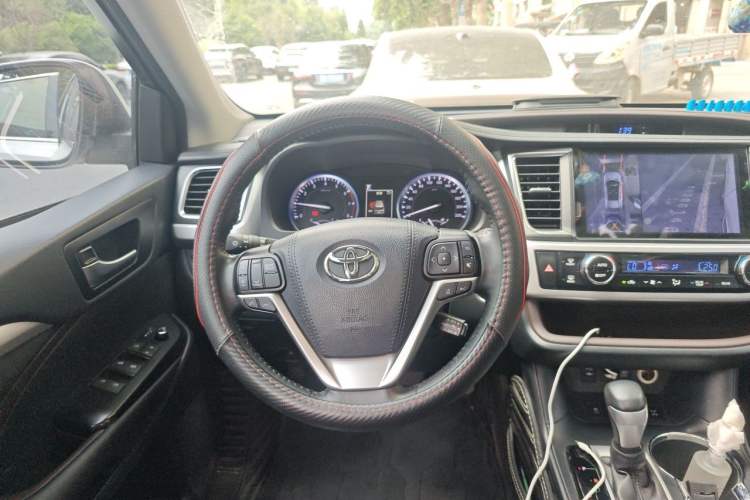 Used Toyota Highlander 2018 2.0T Four-Wheel Drive Prestige Version 7 Seats China VI Standard Steering Wheel