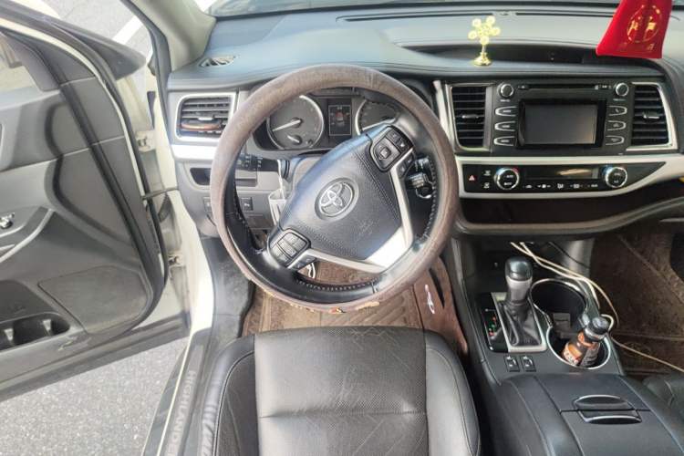 Used Toyota Highlander 2018 2.0T Four-Wheel Drive Luxury Edition 7 Seats China V Emission Standard Steering Wheel