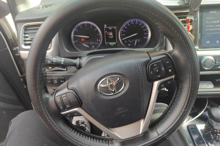 Used Toyota Highlander 2018 2.0T Four-Wheel Drive Prestige Version 7 Seats China V Emission Standard Steering Wheel
