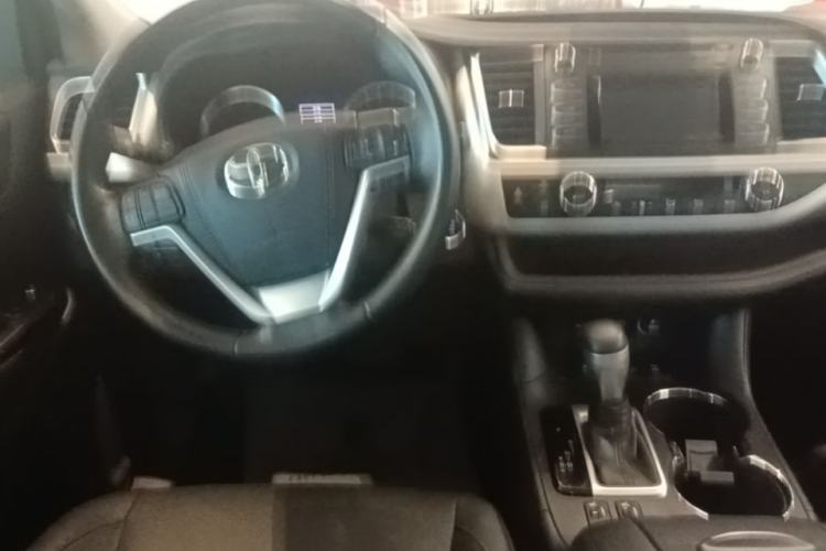 Used Toyota Highlander 2018 2.0T Four-Wheel Drive Luxury Version 7 Seats China VI Standard Steering Wheel