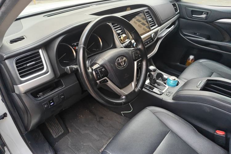 Used Toyota Highlander 2018 2.0T Four-Wheel Drive Prestige Version 7 Seats China VI Standard Steering Wheel