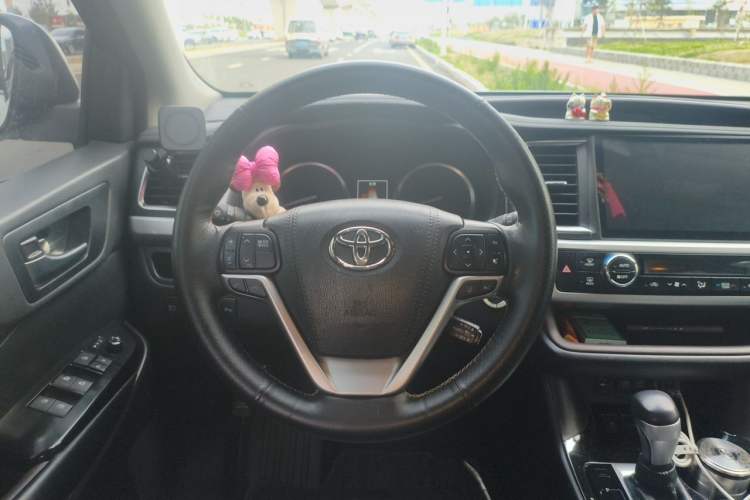 Used Toyota Highlander 2018 2.0T Four-Wheel Drive Luxury Edition 7 Seats China V Emission Standard Steering Wheel