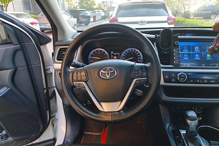 Used Toyota Highlander 2018 2.0T Four-Wheel Drive Luxury Edition 7 Seats China V Emission Standard Steering Wheel