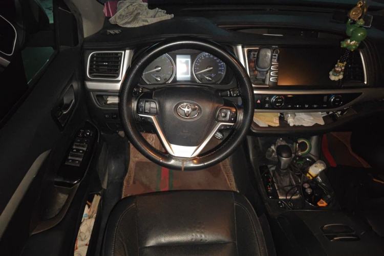 Used Toyota Highlander 2018 2.0T Four-Wheel Drive Luxury Version 7 Seats China VI Standard Steering Wheel