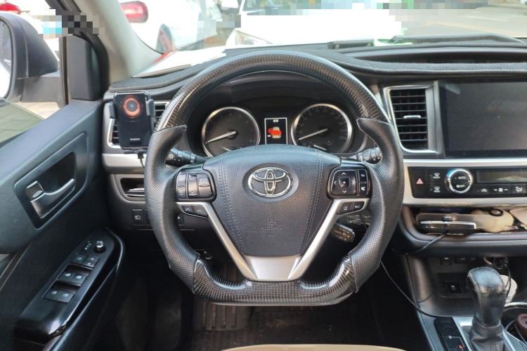 Used Toyota Highlander 2018 2.0T Four-Wheel Drive Luxury Edition 7 Seats China V Emission Standard Steering Wheel
