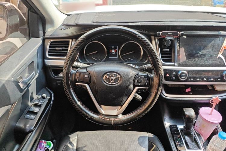 Used Toyota Highlander 2018 2.0T Four-Wheel Drive Luxury Edition 7 Seats China V Emission Standard Steering Wheel