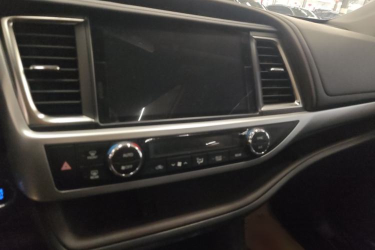 Used Toyota Highlander 2018 2.0T Four-Wheel Drive Prestige Version 7 Seats China V Emission Standard Steering Wheel