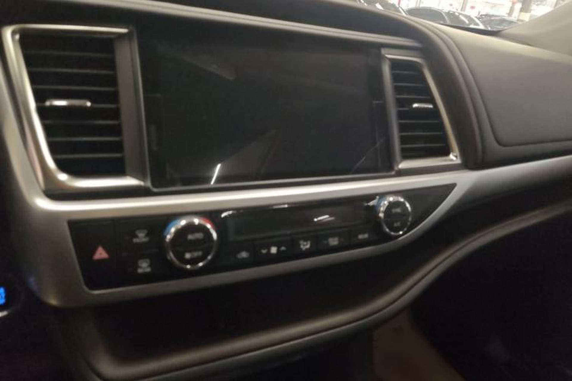 Used Toyota Highlander 2018 2.0T Four-Wheel Drive Prestige Version 7 Seats China V Emission Standard Steering Wheel