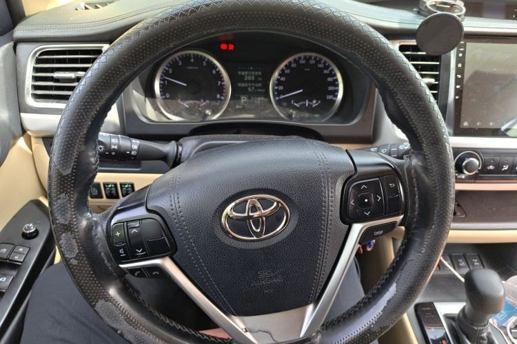 Used Toyota Highlander 2018 2.0T Four-Wheel Drive Elite Edition 7 Seats China VI Standard Steering Wheel