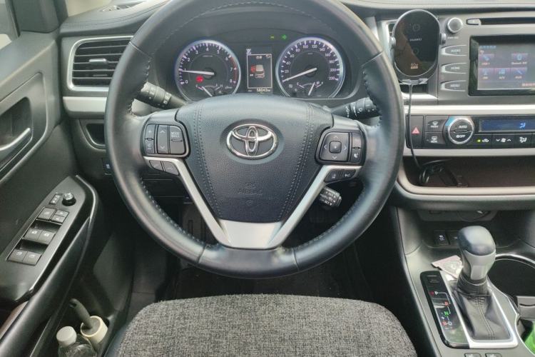 Used Toyota Highlander 2018 2.0T Four-Wheel Drive Luxury Version 7 Seats China VI Standard Steering Wheel