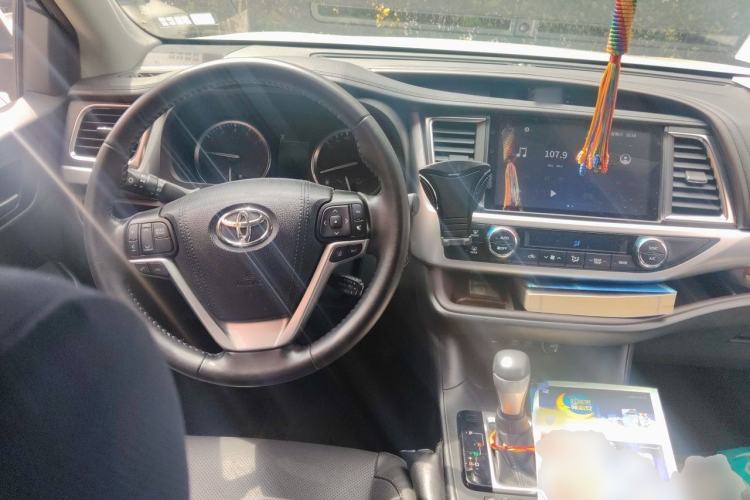 Used Toyota Highlander 2018 2.0T Four-Wheel Drive Prestige Version 7 Seats China V Emission Standard Steering Wheel