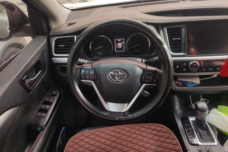 Used Toyota Highlander 2018 2.0T Four-Wheel Drive Prestige Version 7 Seats China VI Standard Steering Wheel